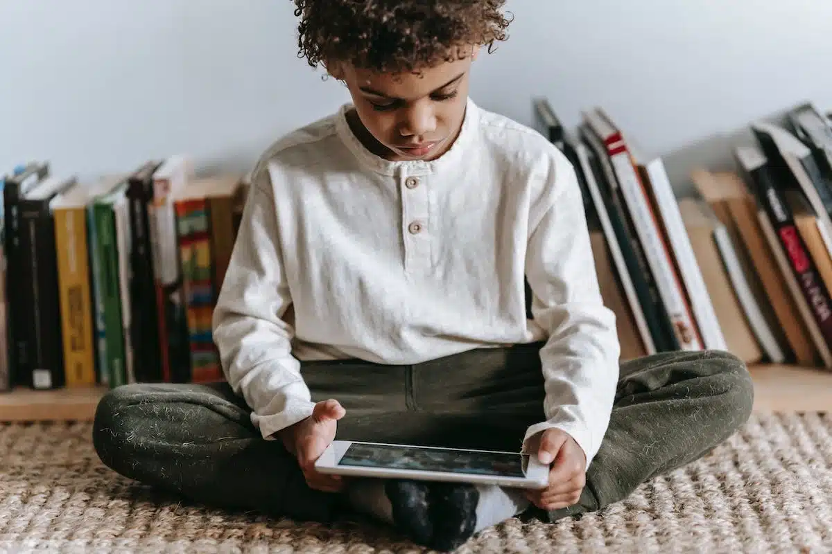 enfants  réseaux sociaux