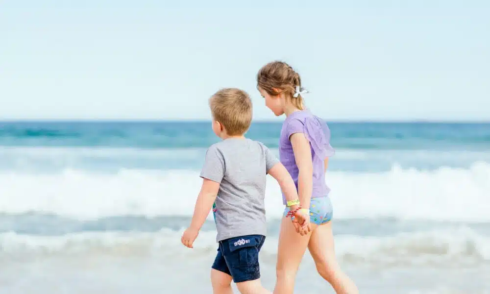 enfants à la plage