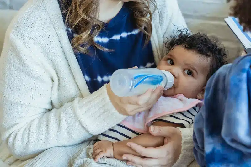 Les nutriments essentiels présents dans le lait en poudre pour soutenir la croissance de votre bébé