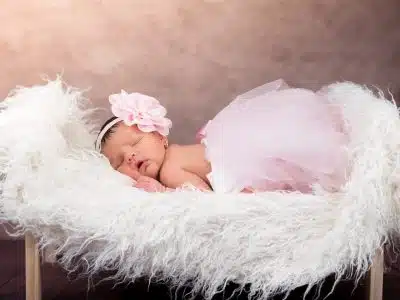 Appréciez les photos émouvantes de votre nouveau-né grâce à une photographe professionnelle !