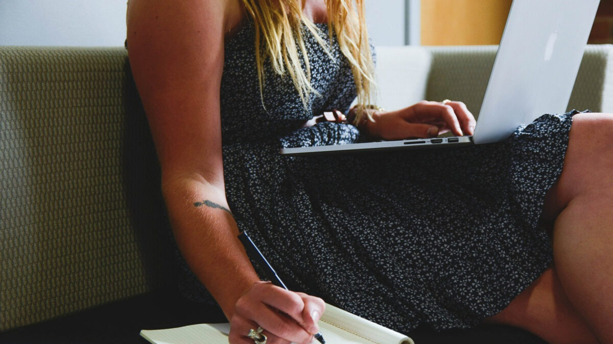 Déterminer le bon taux horaire pour ses prestations : guide pratique