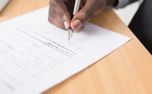 signer un contrat d'assurance emprunteur