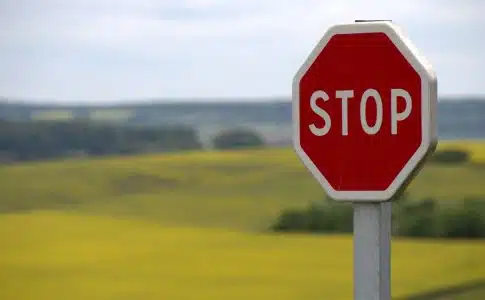 Quelle est la signification d'un panonceau routier ?