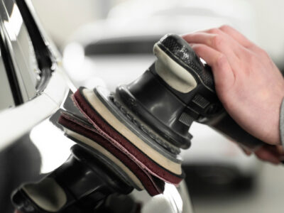 Tout savoir sur le polissage de voiture : guide pratique pour une carrosserie éclatante