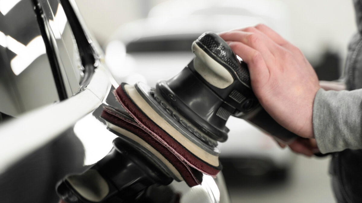 Tout savoir sur le polissage de voiture : guide pratique pour une carrosserie éclatante