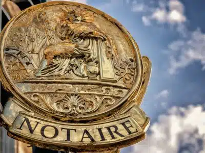 Vente d'un appartement à Ollioules, l'importance de se rapprocher d'un notaire