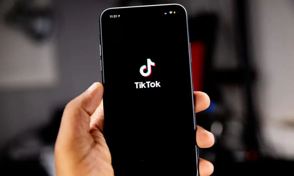 Créer un CV original en 2023 : avez-vous pensé à Instagram ou TikTok ?