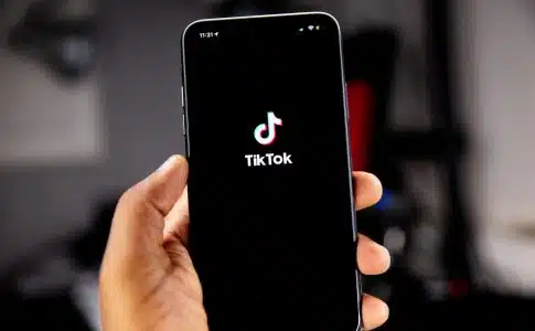 Créer un CV original en 2023 : avez-vous pensé à Instagram ou TikTok ?